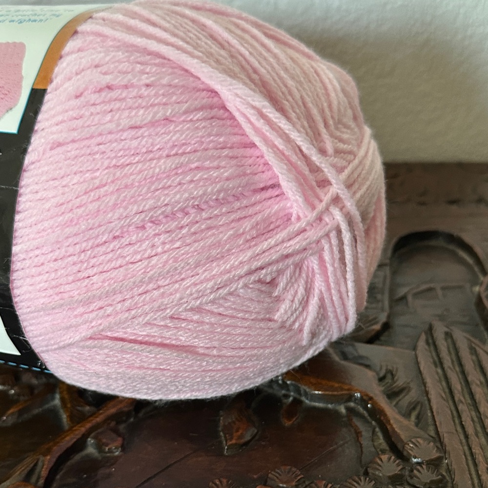 Pound of Love Baby Pink Yarn - Soft Acrylic Skein Lion Brand - Picture 5 of 5